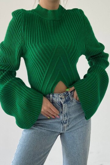 Short Knitwear Sweater
