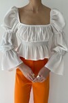 Blouse with balloon sleeves and square neck