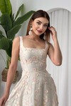 Tufe Çiçek Detaylı Elbise